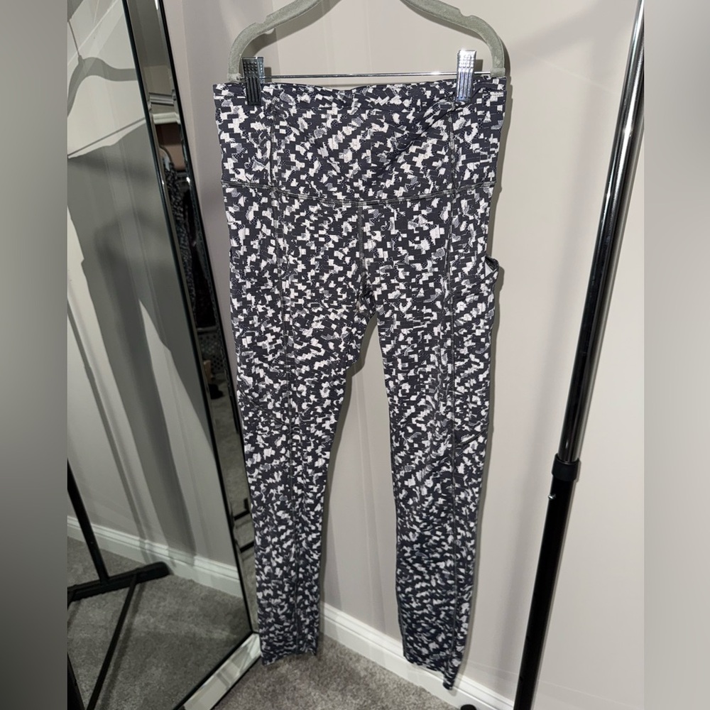 Lululemon Leggings 7/8 size 6